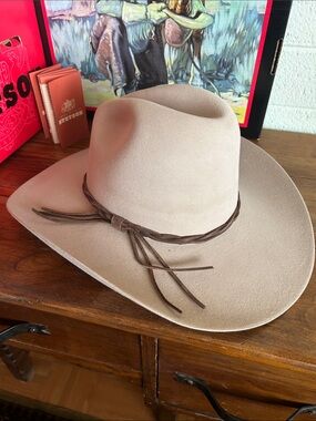 Stetson Men’s Light Tan Felt Cowboy Hat with Brown Braided Band